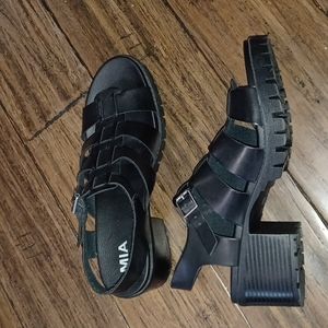 Black Chunky Hell Sandals